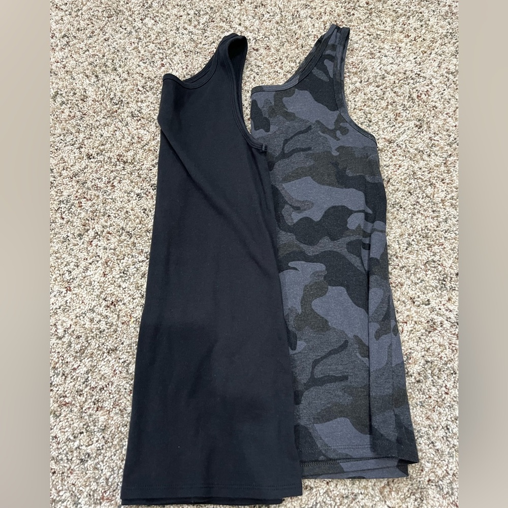 Bundle of 2 George Tanks
